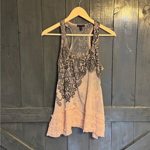 Women’s Medium Fang Pink and Gray Lace Print Tank Top